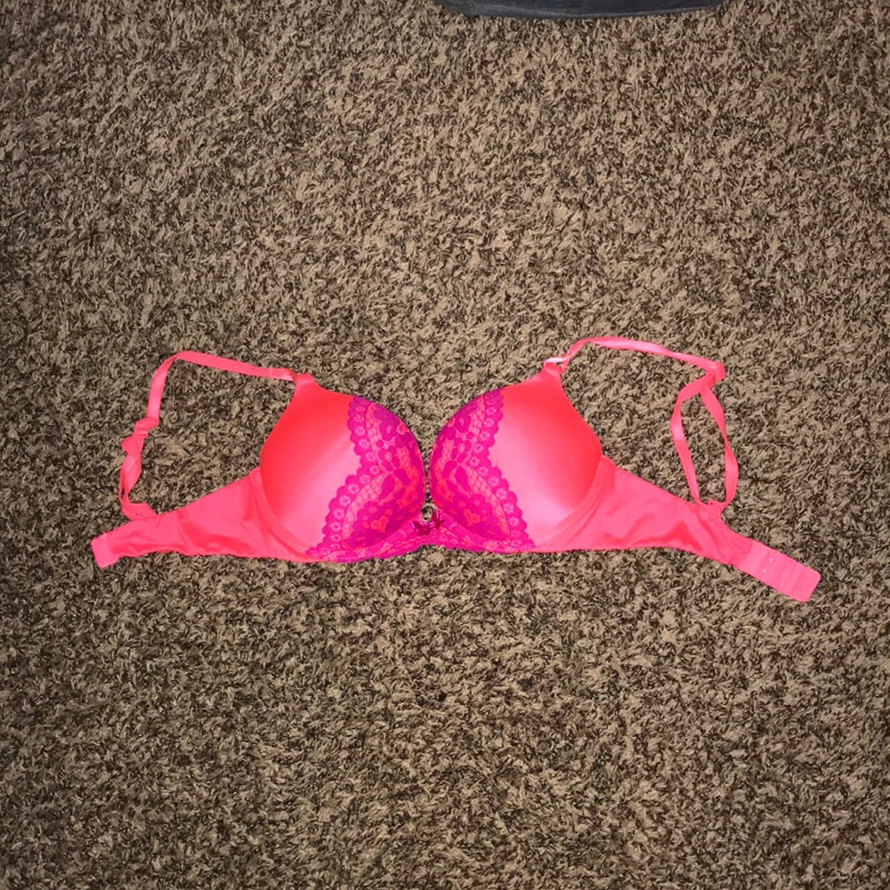 PINK Victoria’s secret bra